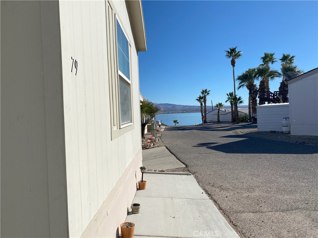 79 6th Needles, CA 92363 - Photo 2 of 15 a living room with furniture