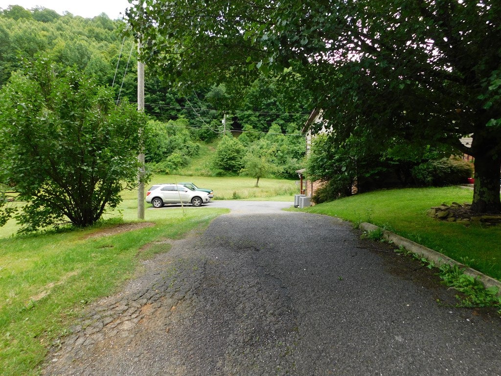 3030 Gratton Road Tazewell, VA 24651 - Photo 9 of 12 Gallery Image 9
