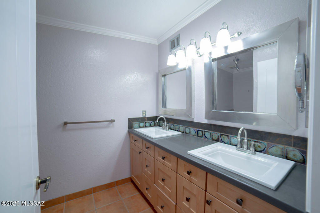 1595 North Rio Mayo Green Valley, AZ 85614 - Photo 18 of 24 Primary Vanity with Double Sinks