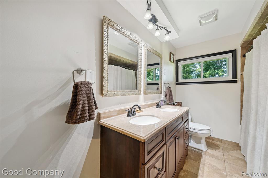 32115 Bonnet Hill Road Farmington Hills, MI 48334 - Photo 19 of 41
