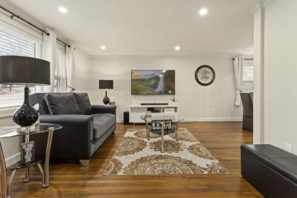 19 Warren Avenue Saugus, MA 01906 - Photo 1 of 41