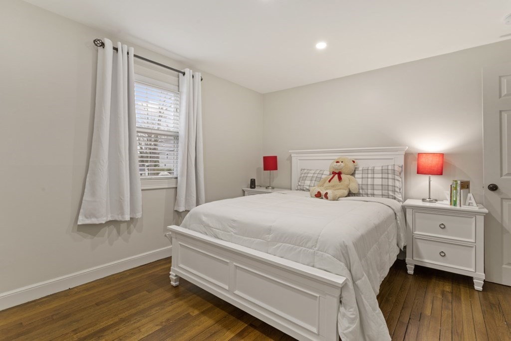 19 Warren Avenue Saugus, MA 01906 - Photo 20 of 41