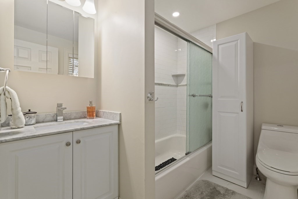 19 Warren Avenue Saugus, MA 01906 - Photo 21 of 41