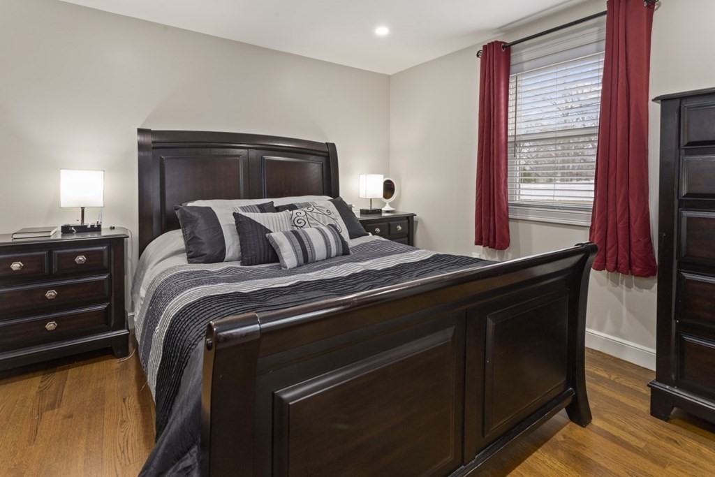 19 Warren Avenue Saugus, MA 01906 - Photo 24 of 41