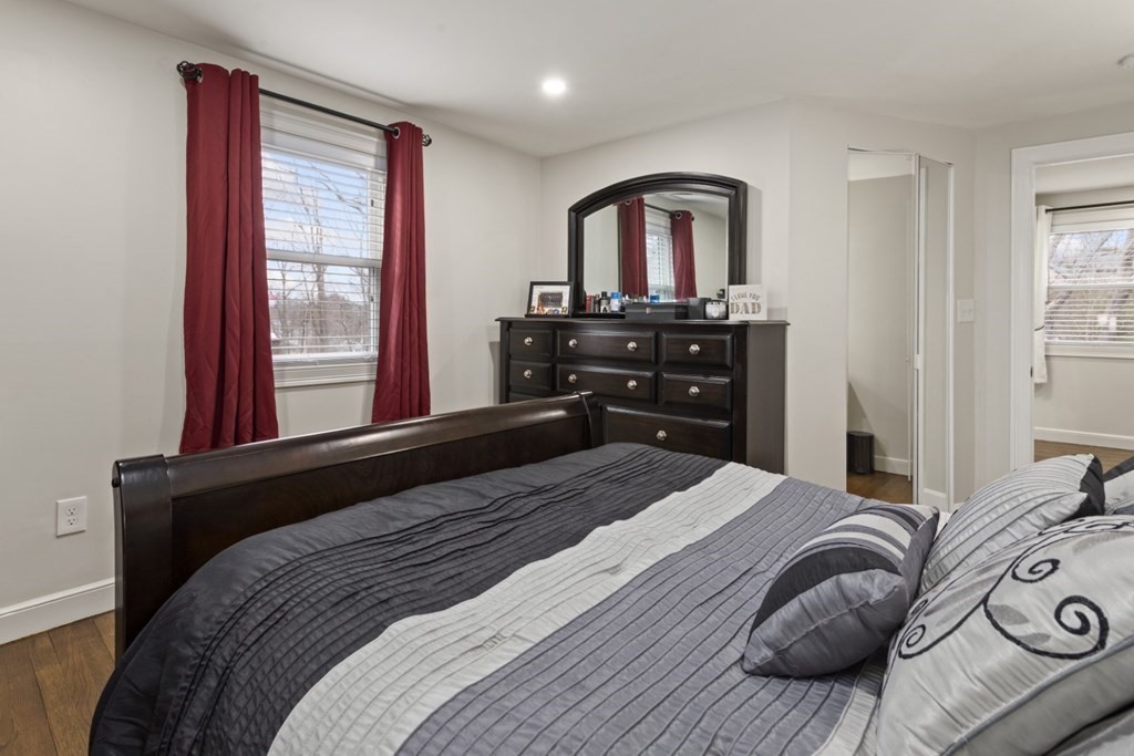 19 Warren Avenue Saugus, MA 01906 - Photo 25 of 41