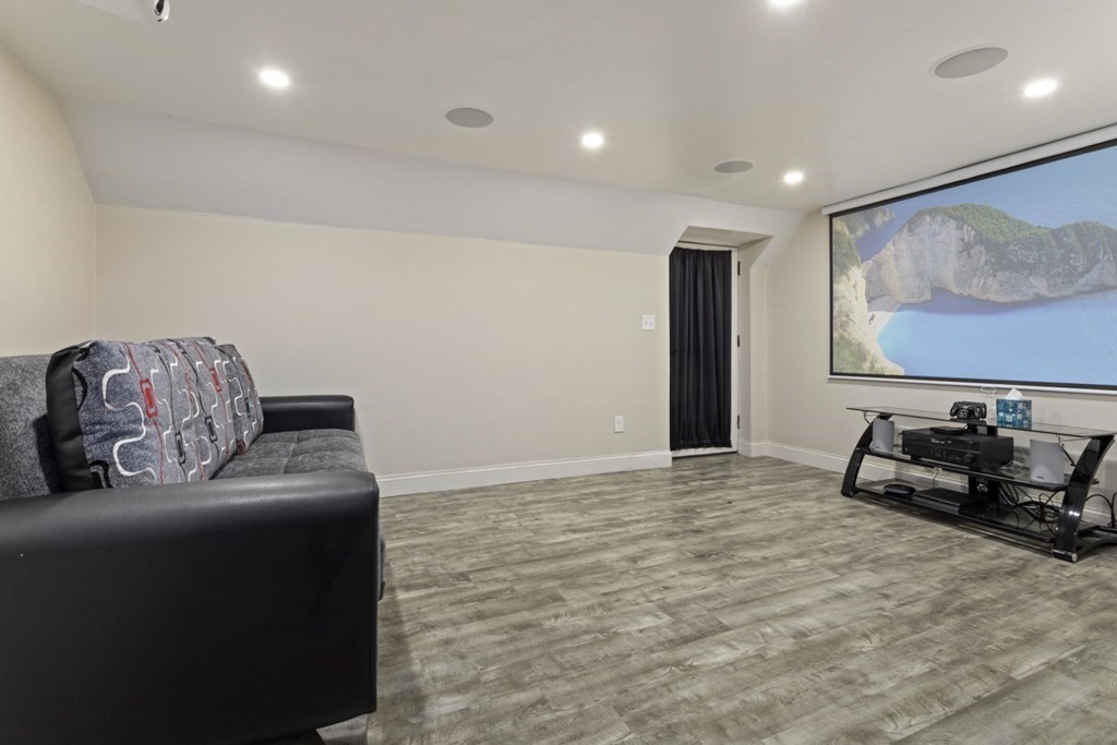 19 Warren Avenue Saugus, MA 01906 - Photo 29 of 41