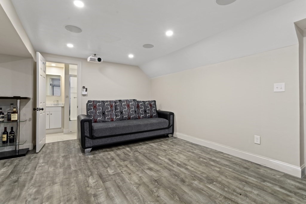 19 Warren Avenue Saugus, MA 01906 - Photo 30 of 41