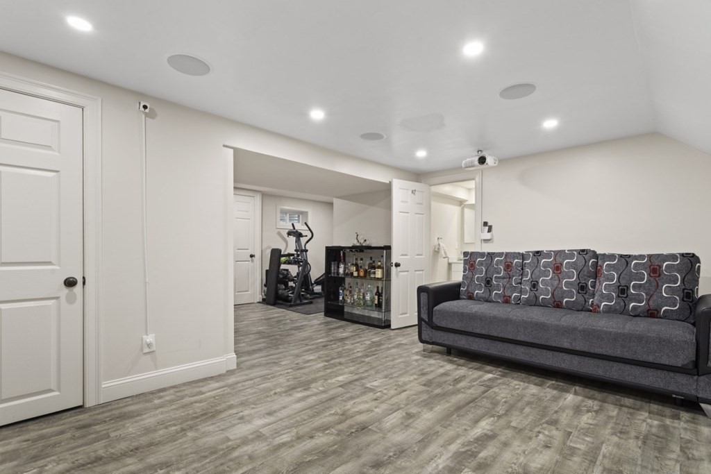 19 Warren Avenue Saugus, MA 01906 - Photo 32 of 41