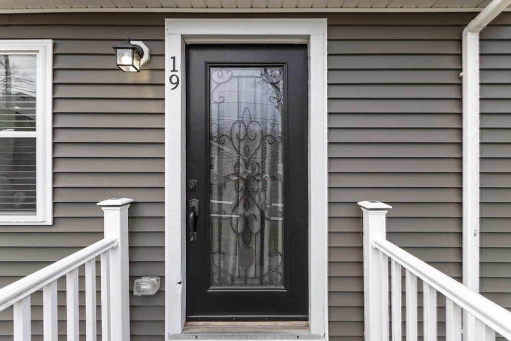 19 Warren Avenue Saugus, MA 01906 - Photo 34 of 41