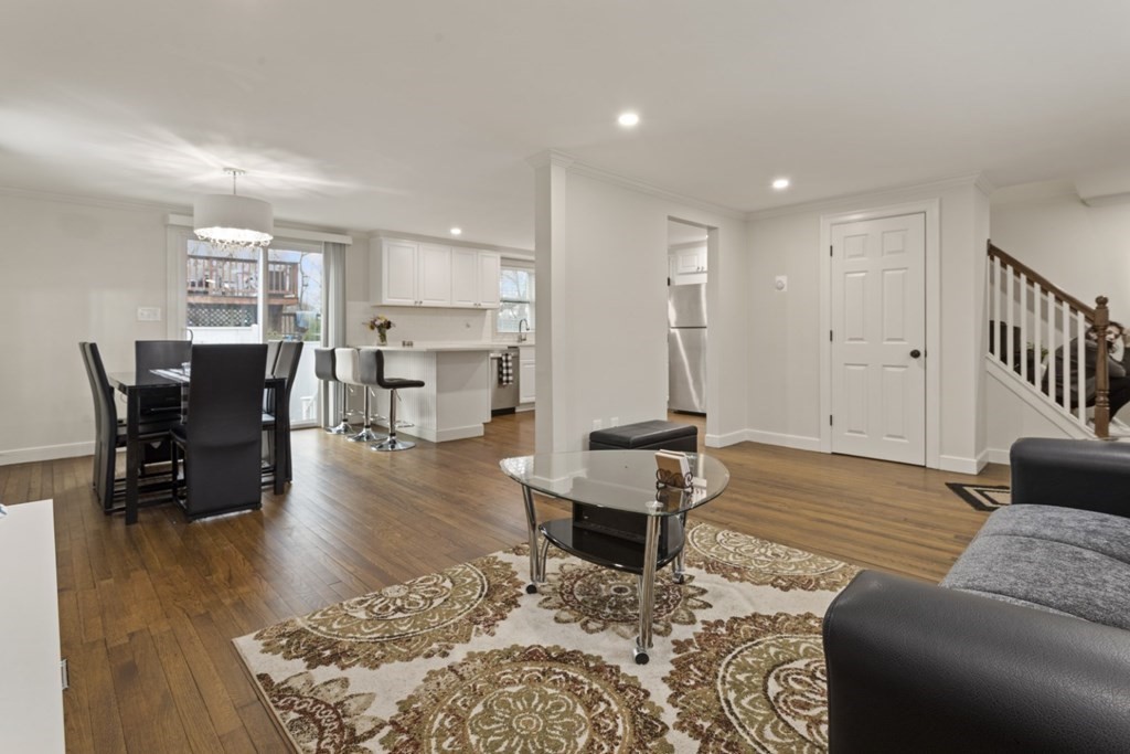 19 Warren Avenue Saugus, MA 01906 - Photo 4 of 41