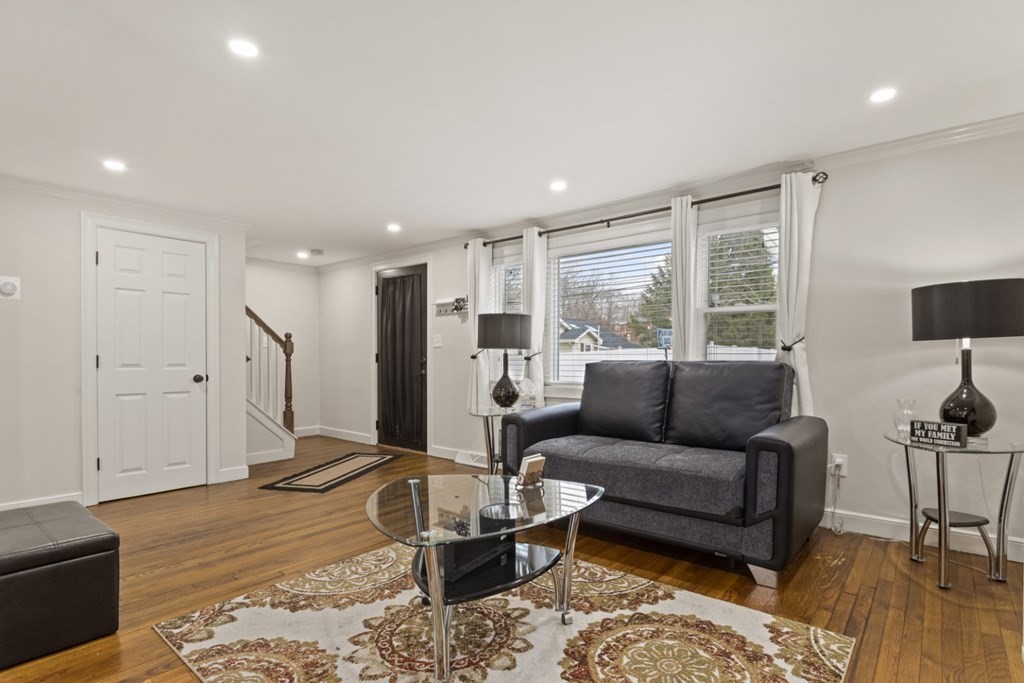 19 Warren Avenue Saugus, MA 01906 - Photo 6 of 41