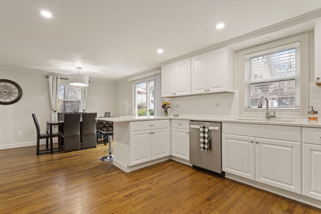 19 Warren Avenue Saugus, MA 01906 - Photo 10 of 41