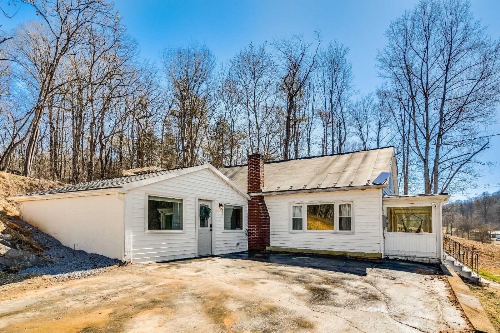 393 Crooked Run Road Shenandoah, VA 22849 - Photo 6 of 72 Gallery Image 6