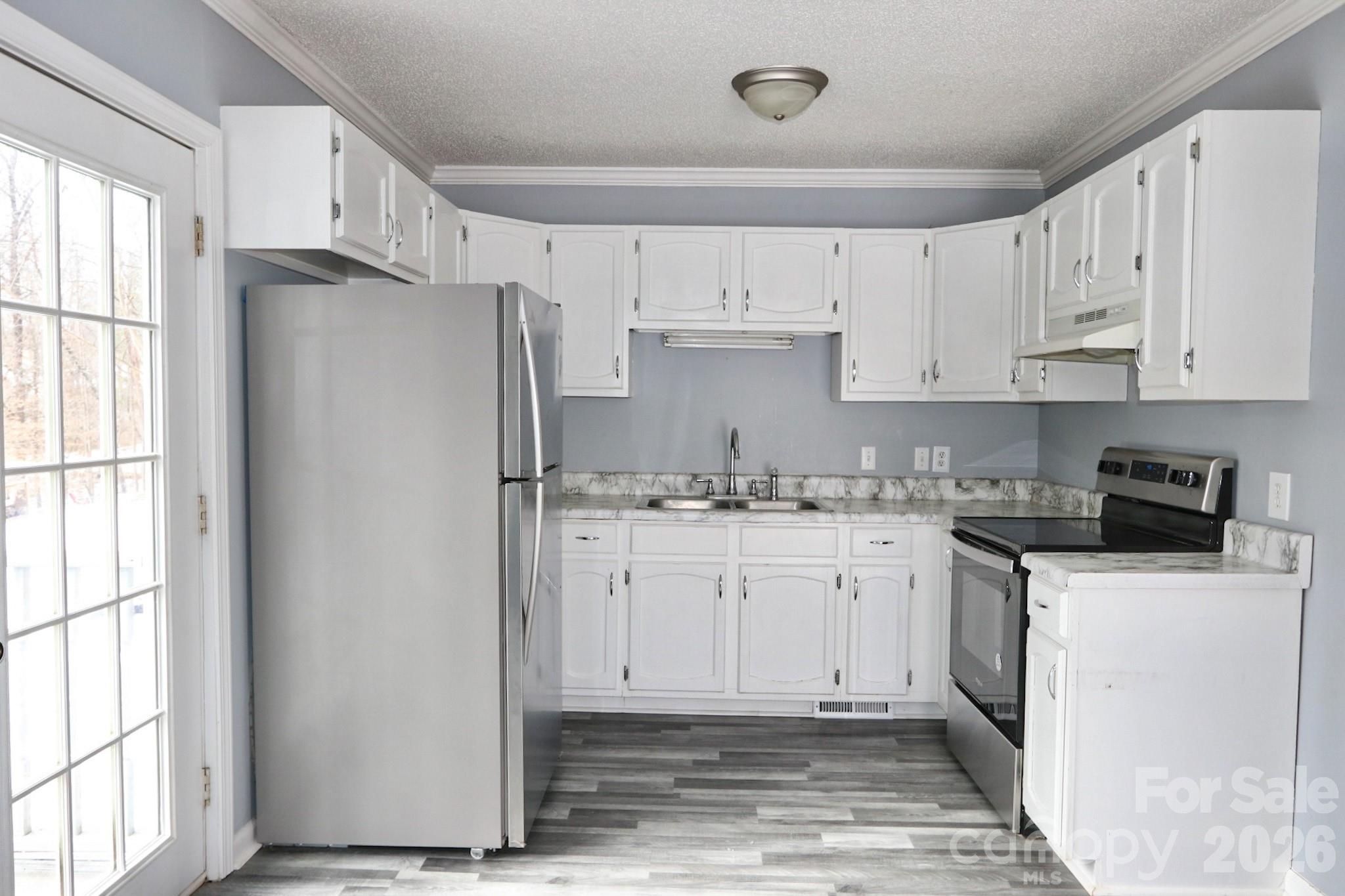 670 Blue Ridge Avenue Elkin, NC 28621 - Photo 4 of 20