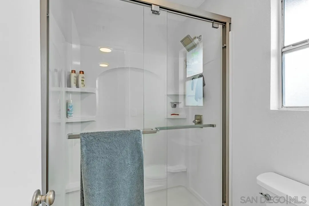 8320 Oconnell Road El Cajon, CA 92021 - Photo 22 of 62 a bathroom with a bathtub and a sink