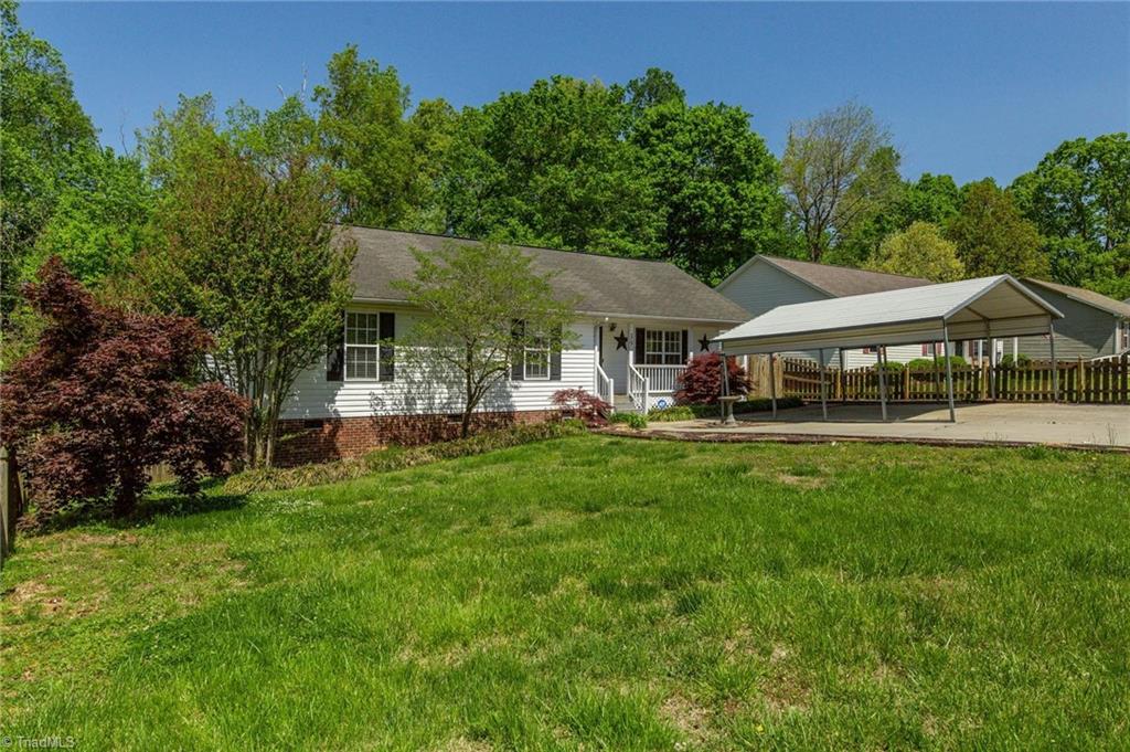 39 Hasty Hill Road Thomasville, NC 27360 - Photo 1 of 28