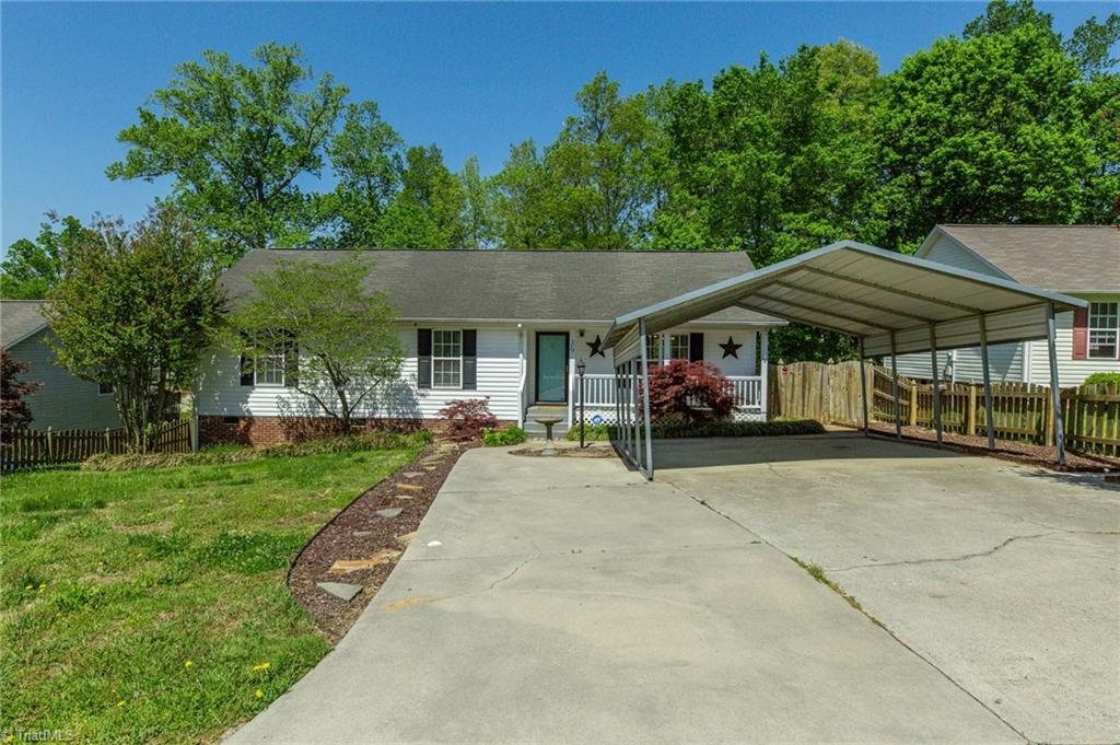 39 Hasty Hill Road Thomasville, NC 27360 - Photo 2 of 28