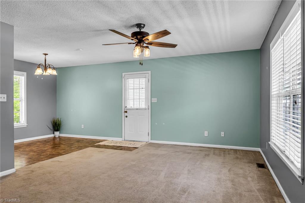 39 Hasty Hill Road Thomasville, NC 27360 - Photo 4 of 28