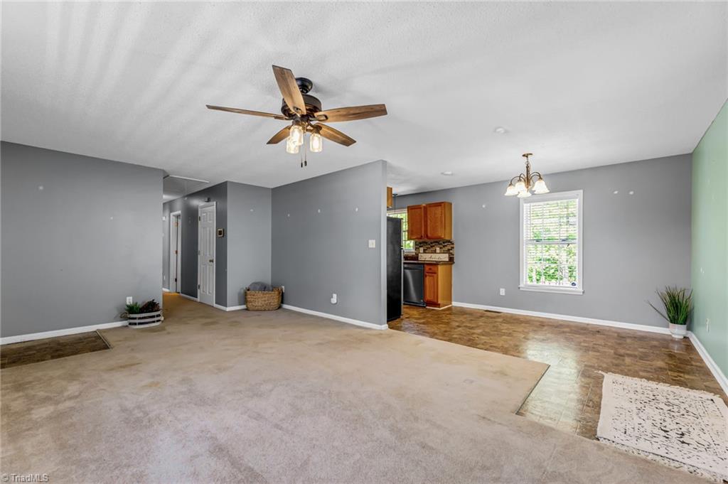 39 Hasty Hill Road Thomasville, NC 27360 - Photo 5 of 28