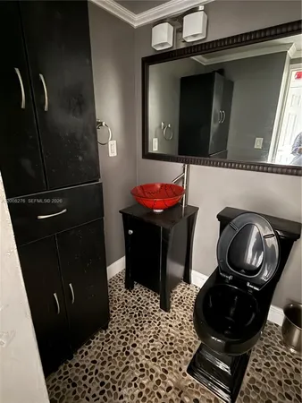 $2,800 | 5313 Collins Avenue, Unit 801, Miami Beach, FL 33140
