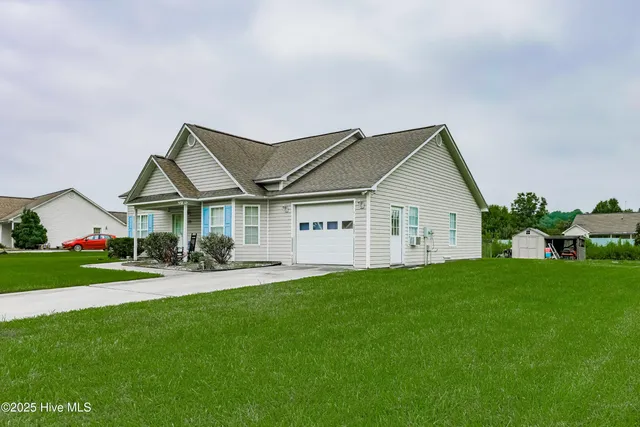 $245,000 | 129 Phillip Mills Drive, Teachey, NC 28464