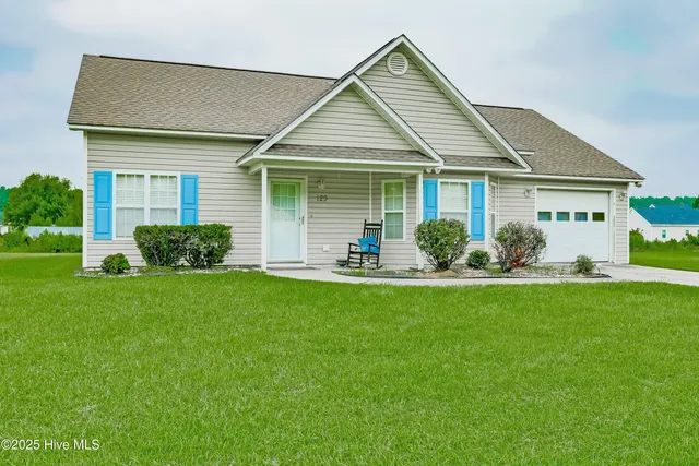 $245,000 | 129 Phillip Mills Drive, Teachey, NC 28464
