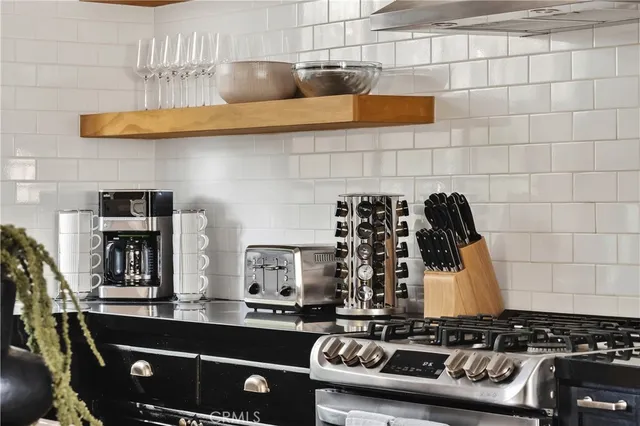 $6,800 | 654 South Soto Street, Los Angeles, CA 90023