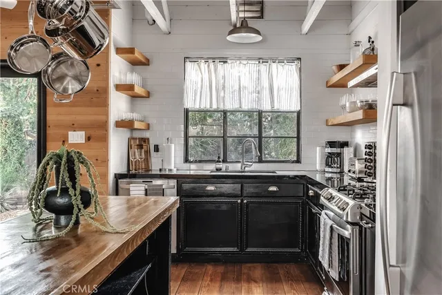 $6,800 | 654 South Soto Street, Los Angeles, CA 90023