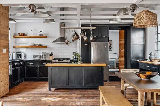 $6,800 | 654 South Soto Street, Los Angeles, CA 90023