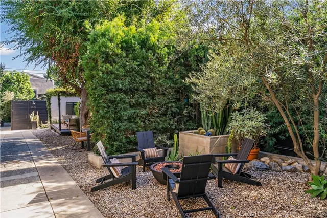 $6,800 | 654 South Soto Street, Los Angeles, CA 90023