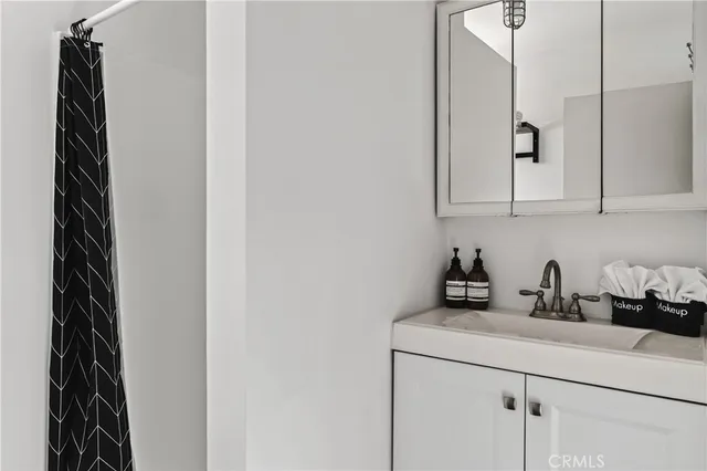 $6,800 | 654 South Soto Street, Los Angeles, CA 90023