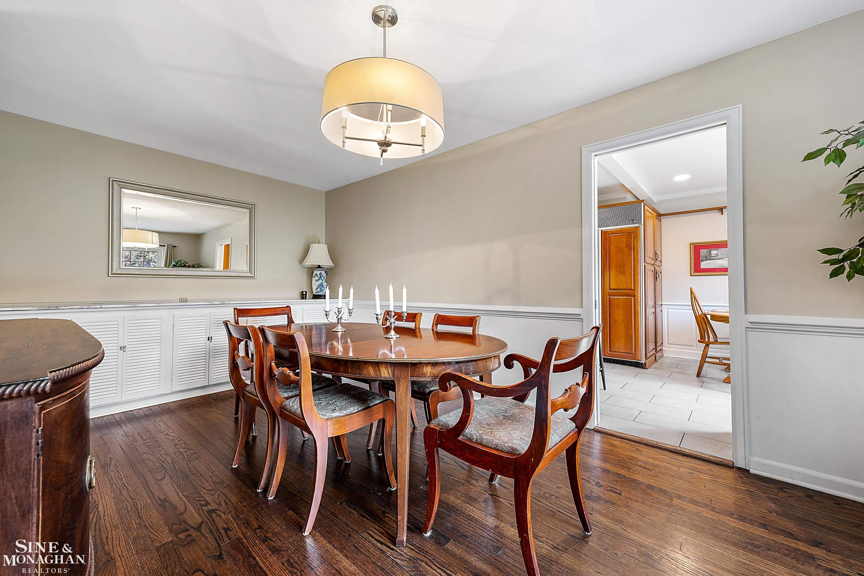 64 Hawthorne Road Grosse Pointe, MI 48236 - Photo 14 of 73 50139450-f2bd4e60-4caa-471c-a50a-94690b976688.JPG
