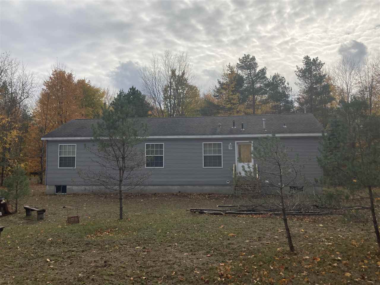 11156 Cinder Road Beulah, MI 49617 - Photo 4 of 37 1882651-3.JPG