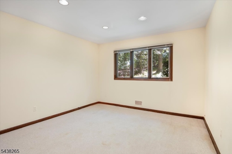 6 Green Hills Road Mendham, NJ 07945 - Photo 26 of 42