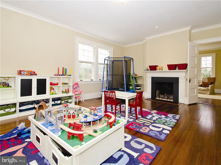 146 Hodge Road Princeton, NJ 08540 - Photo 14 of 25 Living Room