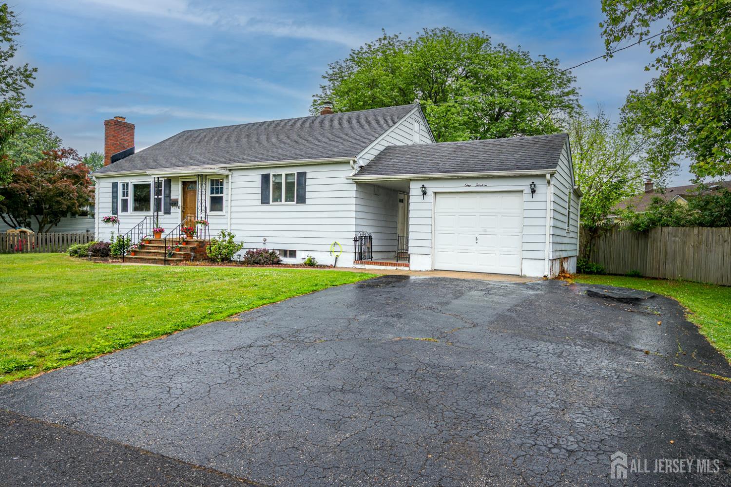 113 Dutch Neck Road Hightstown, NJ 08520 - Photo 2 of 36