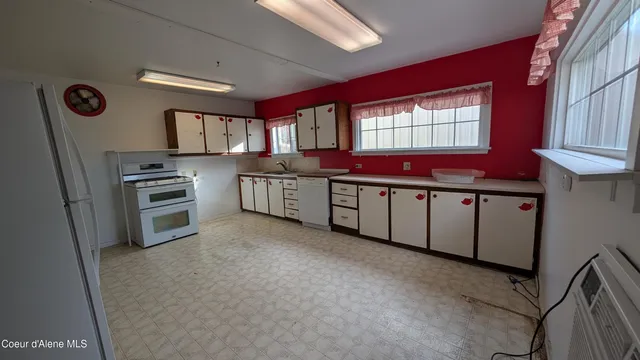 $279,900 | 7168 4th Street, Bonners Ferry, ID 83805