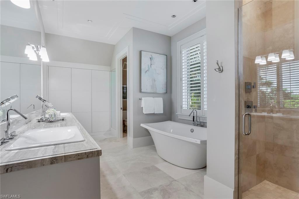 32 6th Street South Naples, FL 34102 - Photo 25 of 37