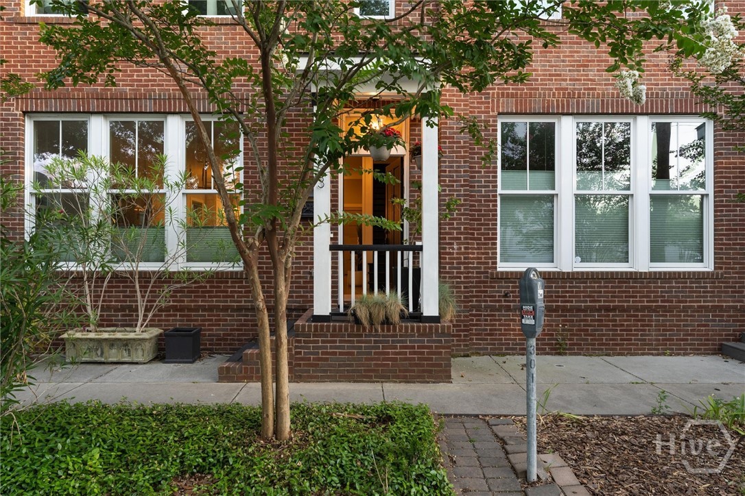 303 Alice Street Savannah, GA 31401 - Photo 1 of 48