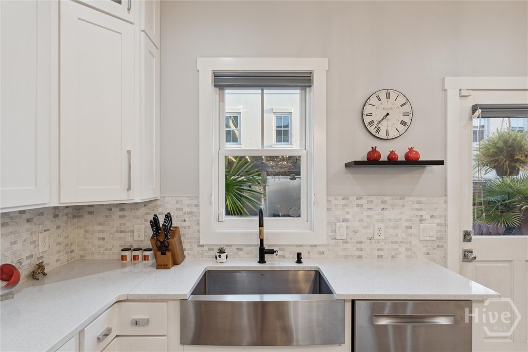 303 Alice Street Savannah, GA 31401 - Photo 8 of 48