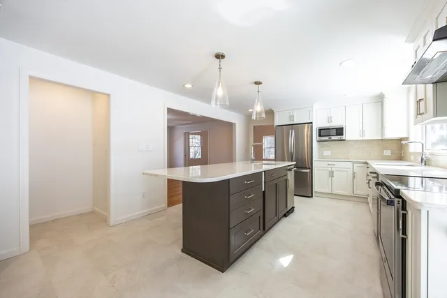 $1,550,000 | 162 Mayfair Drive, Westwood, MA 02090