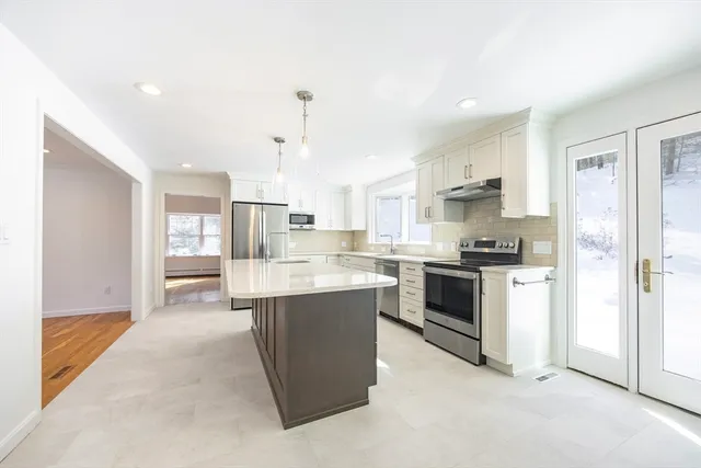 $1,550,000 | 162 Mayfair Drive, Westwood, MA 02090