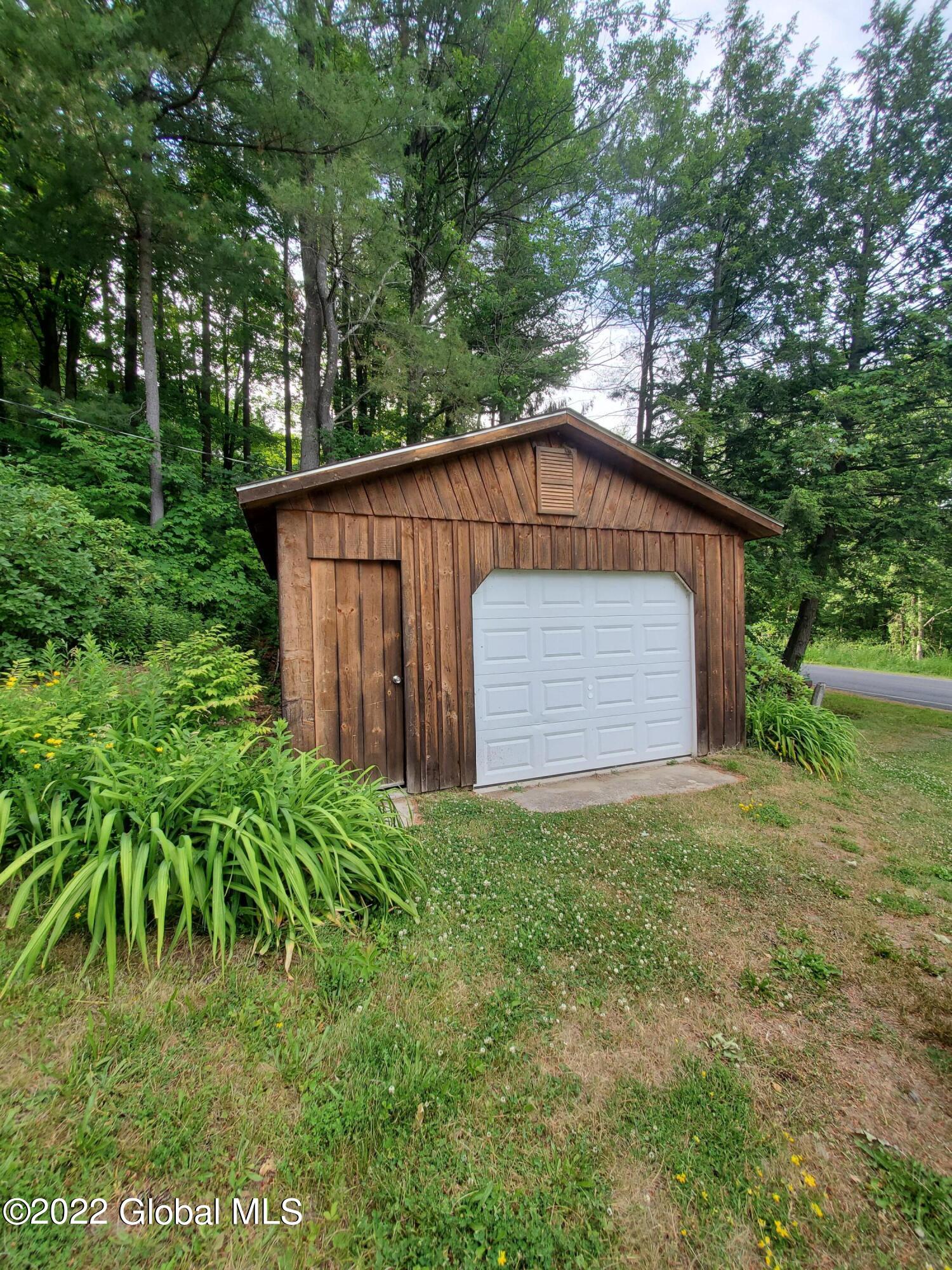 413 Ford Road Pittstown, NY 12121 - Photo 3 of 29 20220620_174542