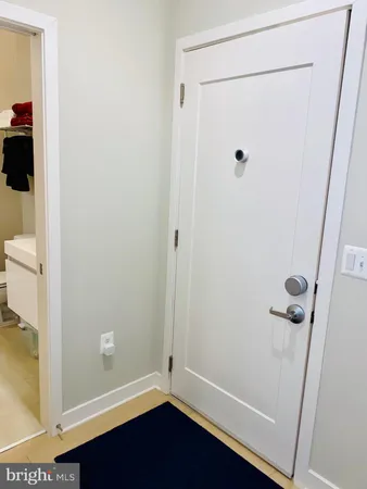 $1,700 | 989 South Buchanan Street, Unit 423, Arlington, VA 22204