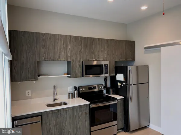 $1,700 | 989 South Buchanan Street, Unit 423, Arlington, VA 22204