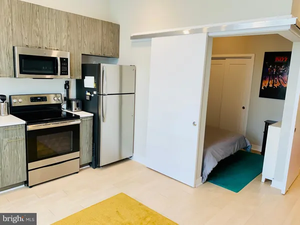 $1,700 | 989 South Buchanan Street, Unit 423, Arlington, VA 22204
