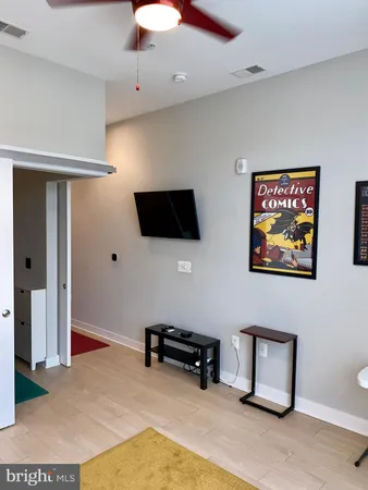 $1,700 | 989 South Buchanan Street, Unit 423, Arlington, VA 22204