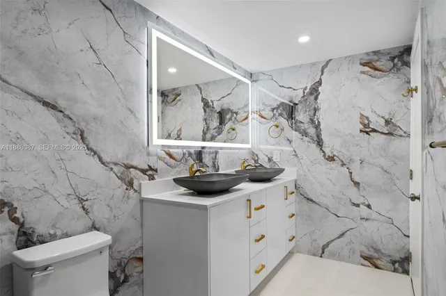 $639,000 | 823 Southwest 27th Street, Fort Lauderdale, FL 33315