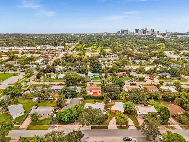 $639,000 | 823 Southwest 27th Street, Fort Lauderdale, FL 33315