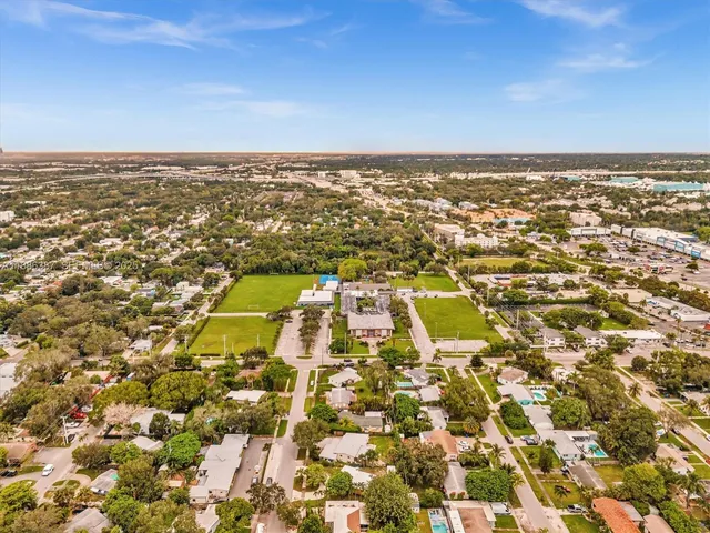 $639,000 | 823 Southwest 27th Street, Fort Lauderdale, FL 33315